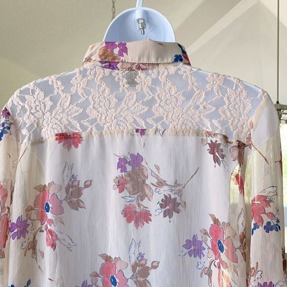 𝅺AMERICAN RAG Roll-tab Floral Button down Size M - Picture 6 of 10
